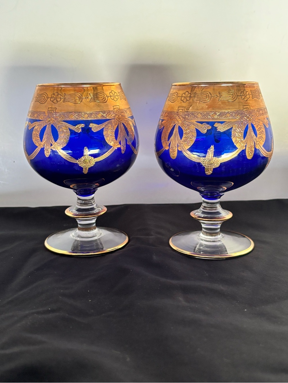 Cobalt Blue Glass Brandy Snifters with Gold Gilded Detailing (Pair)
